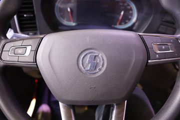 ��������˹ ���� 280���� 4X2 9.5��LNG��ʽ�ػ���(SX5189XXYLB721TLQ1)ͼƬ