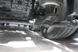 解放J7&nbsp;电动牵引车底盘图片