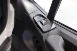 欧胜&nbsp;电动封闭厢货驾驶室图片