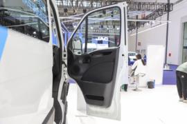 欧胜&nbsp;电动封闭厢货驾驶室图片