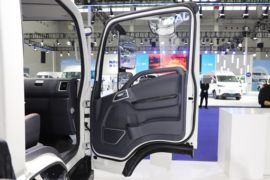 威铃EV6&nbsp;电动载货车内饰图片