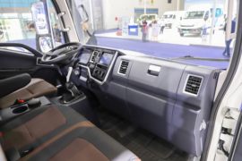 威铃EV6&nbsp;电动载货车内饰图片