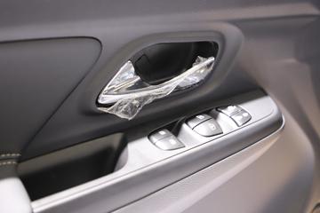 东风锐骐皮卡&nbsp;皮卡驾驶室                                               图片