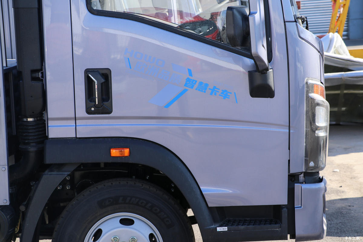 йHOWO ͳ˧ 140 4.15׵Ῠ(5)(ZZ1047C3215F145)                                                