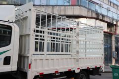解放 J6F 4.5T 4.16米单排纯电动仓栅式轻卡(CA5044CCYP40L2BEVA84)81.1kWh