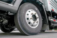 中国重汽HOWO 统帅 160马力 4.15米AT自动档单排仓栅式轻卡(ZZ5047CCYC3314F145)