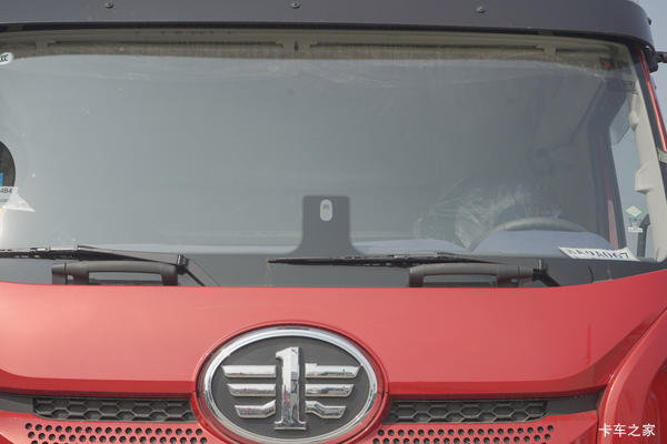 J6V重卡 精英版 530马力 6X4 LNG牵引车(435后