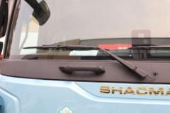 陕汽康明斯 龙骧 旗舰版 530马力 6X4 LNG自动档牵引车(国六)(SX4259XE4TLQ3)