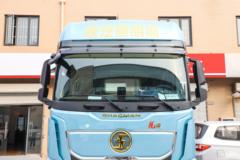 陕汽康明斯 龙骧 旗舰版 530马力 6X4 LNG自动档牵引车(国六)(SX4259XE4TLQ3)
