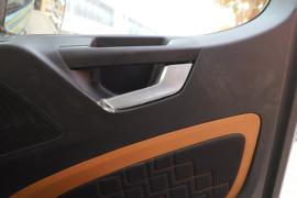 龙骧&nbsp;牵引车驾驶室                                               图片