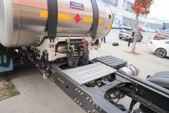 陕汽康明斯 龙骧 旗舰版 530马力 6X4 LNG自动档牵引车(国六)(SX4259XE4TLQ3)