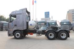 福田 欧曼EST 570马力 6X4 LNG自动档牵引车(BJ4259L6DLL-05)