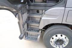 福田 欧曼EST 570马力 6X4 LNG自动档牵引车(BJ4259L6DLL-05)