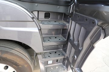 ���� ŷ��EST ������ 530���� 6X4 LNG�Զ���ǣ����(BJ4259L6DLL-05)ͼƬ