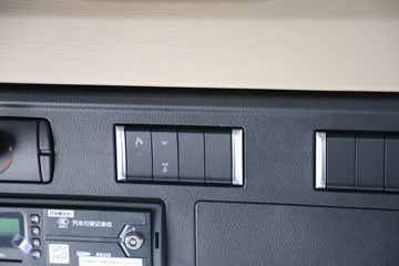 ���� ŷ��EST ������ 530���� 6X4 LNG�Զ���ǣ����(BJ4259L6DLL-05)ͼƬ