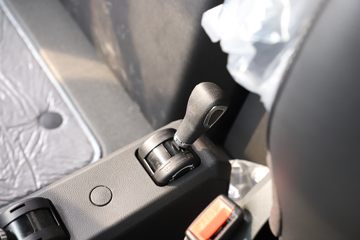 ���� ŷ��EST ������ 530���� 6X4 LNG�Զ���ǣ����(BJ4259L6DLL-05)ͼƬ