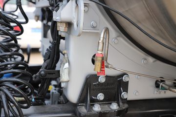 ���� ŷ��EST ������ 530���� 6X4 LNG�Զ���ǣ����(BJ4259L6DLL-05)ͼƬ