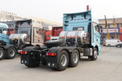 青岛解放 JH6重卡 领航版 560马力 6X4 LNG自动档牵引车(CA4258P25K15T1NE6A81)