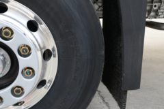 青岛解放 JH6重卡 领航版 560马力 6X4 LNG自动档牵引车(CA4258P25K15T1NE6A81)