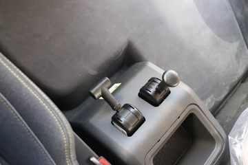 �����ؿ� ����X5000 ����� 530���� 4X2 LNG�Զ���ǣ����(Һ��)(SX4189XE1TLQ2)ͼƬ