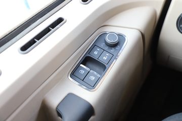 �����ؿ� ����X5000 ����� 530���� 4X2 LNG�Զ���ǣ����(Һ��)(SX4189XE1TLQ2)ͼƬ