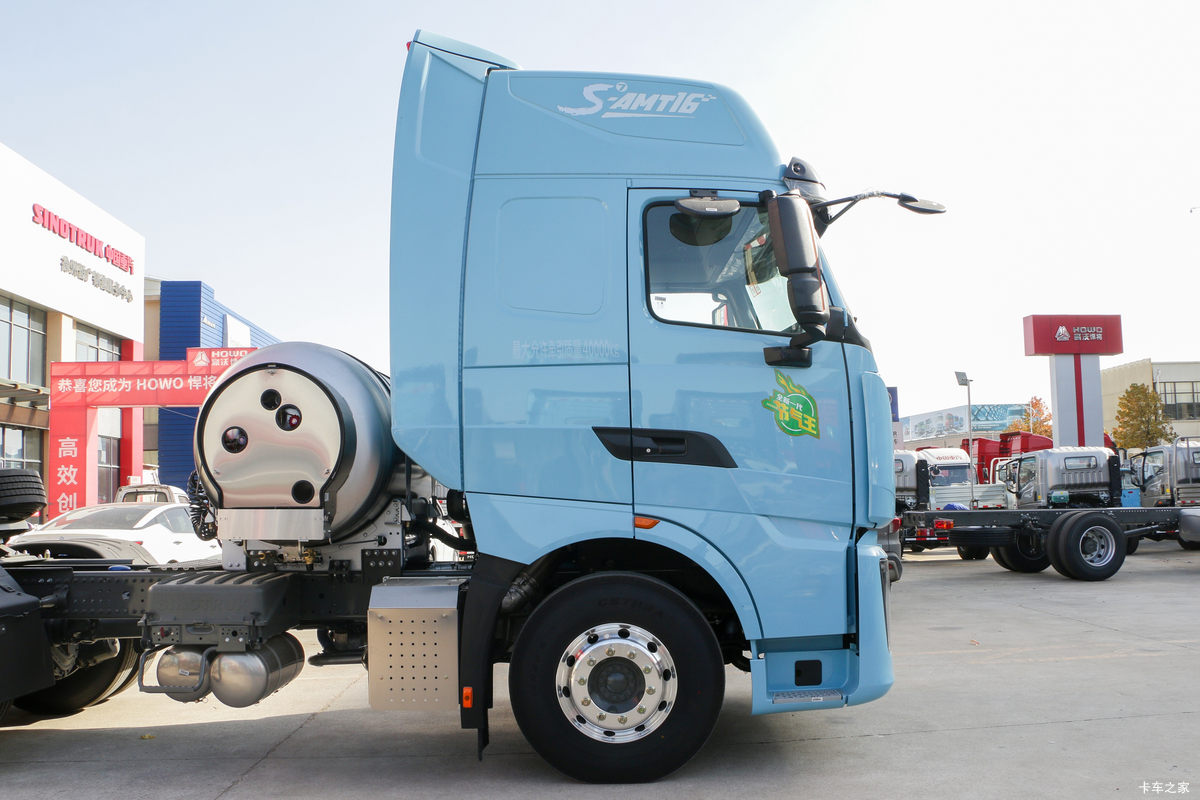 �й����� HOWO TH7�ؿ� 560���� 6X4 LNG�Զ���ǣ����(Һ��)���                                                
