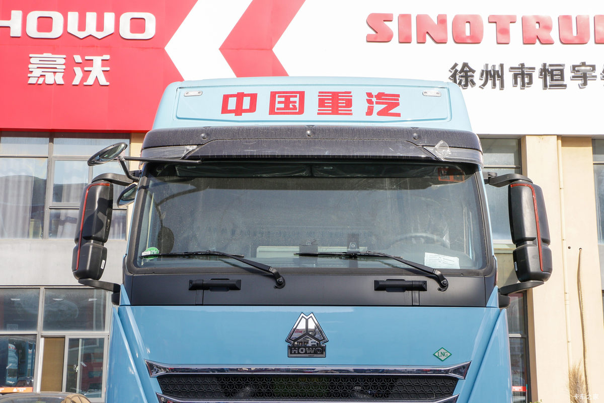 �й����� HOWO TH7�ؿ� 560���� 6X4 LNG�Զ���ǣ����(Һ��)���                                                