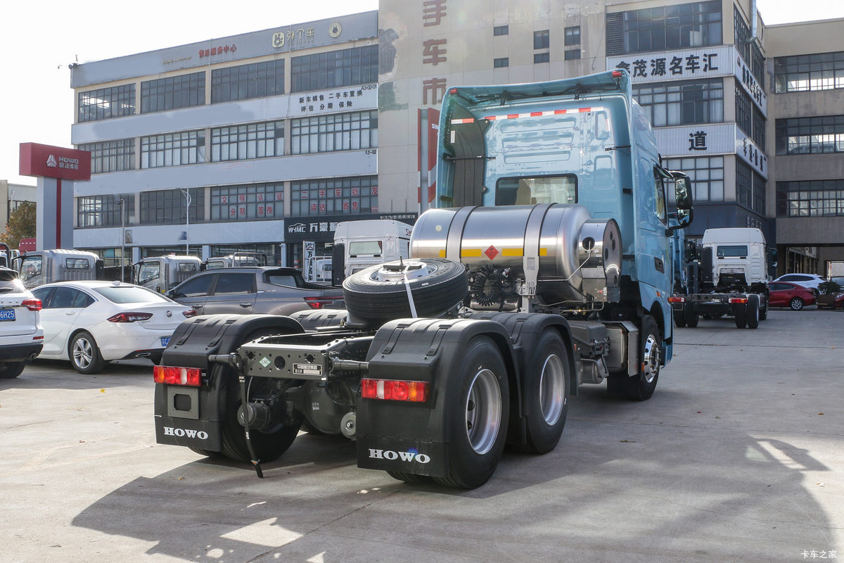 �й����� HOWO TH7�ؿ� 560���� 6X4 LNG�Զ���ǣ����(Һ��)���                                                