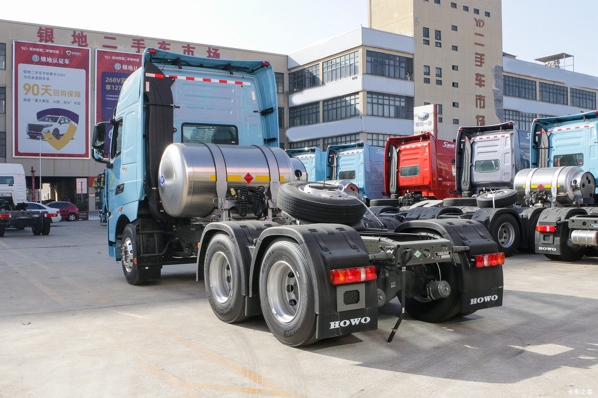 �й����� HOWO TH7�ؿ� 560���� 6X4 LNG�Զ���ǣ����(Һ��)���                                                