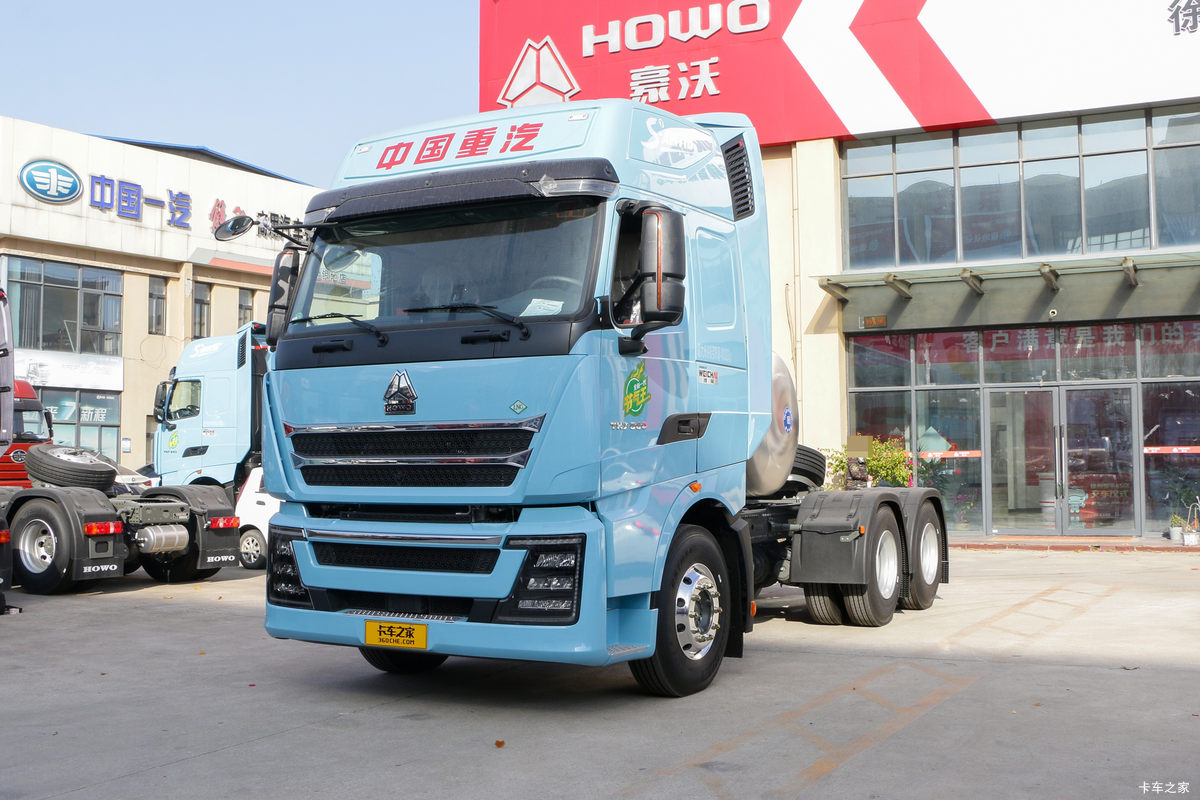 �й����� HOWO TH7�ؿ� 560���� 6X4 LNG�Զ���ǣ����(Һ��)���                                                