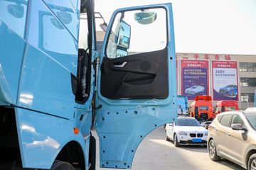 �й����� HOWO TH7�ؿ� 560���� 6X4 LNG�Զ���ǣ����(Һ��)(ZZ4257V384HF1LB)ͼƬ