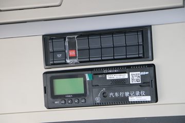 �й����� HOWO TH7�ؿ� 560���� 6X4 LNG�Զ���ǣ����(Һ��)(ZZ4257V384HF1LB)ͼƬ