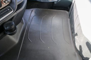 �й����� HOWO TH7�ؿ� 560���� 6X4 LNG�Զ���ǣ����(Һ��)(ZZ4257V384HF1LB)ͼƬ