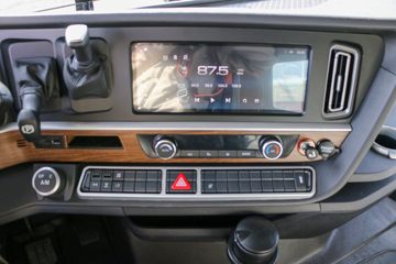 �й����� HOWO TH7�ؿ� 560���� 6X4 LNG�Զ���ǣ����(Һ��)(ZZ4257V384HF1LB)ͼƬ