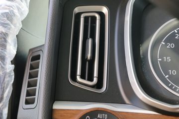 �й����� HOWO TH7�ؿ� 560���� 6X4 LNG�Զ���ǣ����(Һ��)(ZZ4257V384HF1LB)ͼƬ