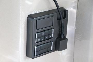 �й����� �ǵ¿�SITRAK C9H�ؿ� 560���� 6X4 LNG�Զ���ǣ����ͼƬ