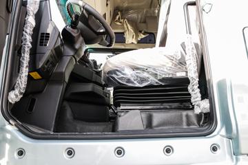 �й����� �ǵ¿�SITRAK C9H�ؿ� 560���� 6X4 LNG�Զ���ǣ����ͼƬ