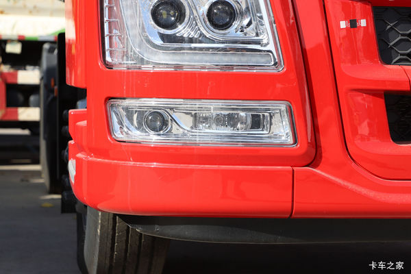 许昌风神 优惠季天龙旗舰KX 嵘耀版 530马力 6X4 LNG