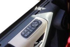 东风商用车 天龙旗舰KX 嵘耀版 530马力 6X4 LNG自动档牵引车(DFH4250DX13)