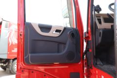 东风商用车 天龙旗舰KX 嵘耀版 530马力 6X4 LNG自动档牵引车(DFH4250DX13)