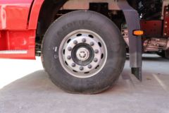东风商用车 天龙旗舰KX 嵘耀版 530马力 6X4 LNG自动档牵引车(DFH4250DX13)