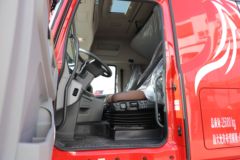 东风商用车 天龙旗舰KX 王者版 530马力 6X4 LNG自动档牵引车(液缓)(DFH4250D13)