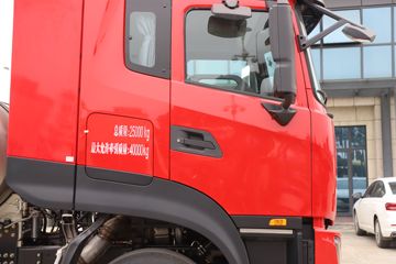 �������ó� ����KL�ؿ� 480���� 6X4 LNGǣ����ͼƬ