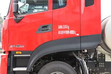 �������ó� ����KL�ؿ� 480���� 6X4 LNGǣ����ͼƬ