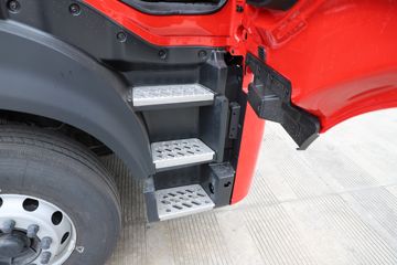 �������ó� ����KL�ؿ� 480���� 6X4 LNGǣ����ͼƬ