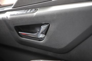 �������ó� ����KL�ؿ� 480���� 6X4 LNGǣ����ͼƬ