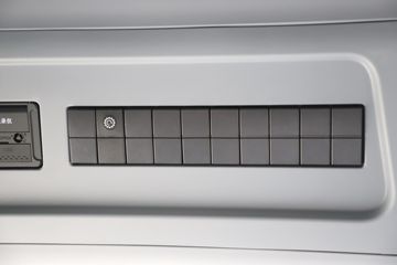 �������ó� ����KL�ؿ� 480���� 6X4 LNGǣ����ͼƬ
