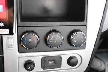 �������ó� ����KL�ؿ� 480���� 6X4 LNGǣ����ͼƬ