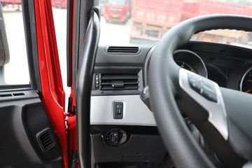 �������ó� ����KL�ؿ� 480���� 6X4 LNGǣ����ͼƬ