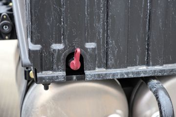 �������ó� ����KL�ؿ� 480���� 6X4 LNGǣ����ͼƬ